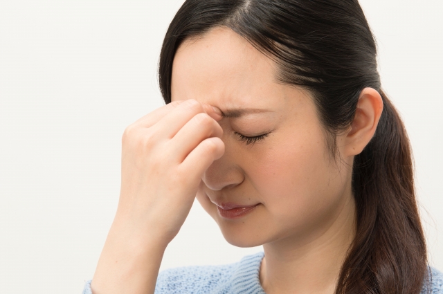 目の奥が痛い！このタイプの頭痛をやわらげましょう